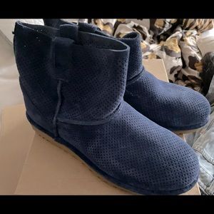 UGG Classic Unlimed Mini Perf